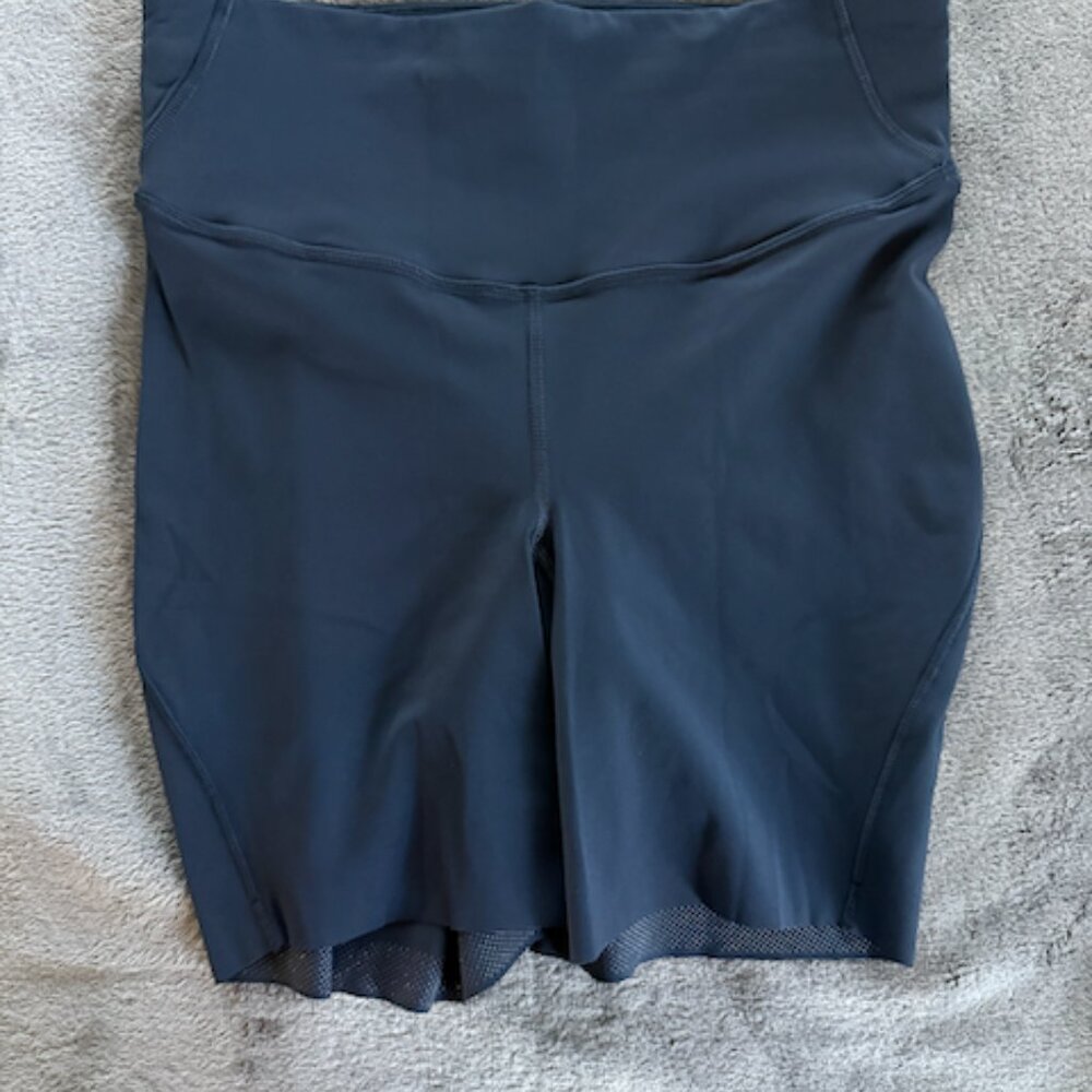 lululemon Base Pace High-Rise Short 6" - True Navy - Size 6 - Picture 2 of 4